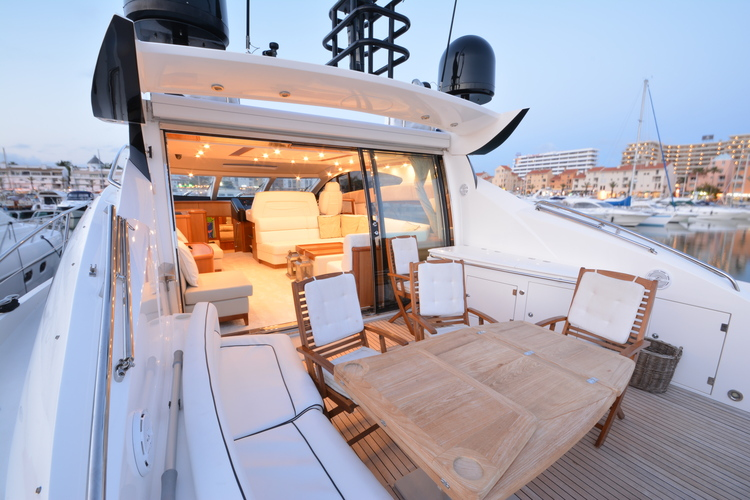 SUNSEEKER PREDATOR PRIVATE CHARTER - Vilamoura Yacht Charter